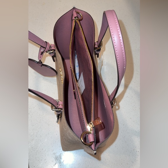 Mollie Tote 25 💖 in signature canvas with heart charm - Picture 8 of 9